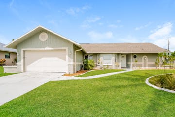 2214 2nd CT Cape Coral, FL 33991